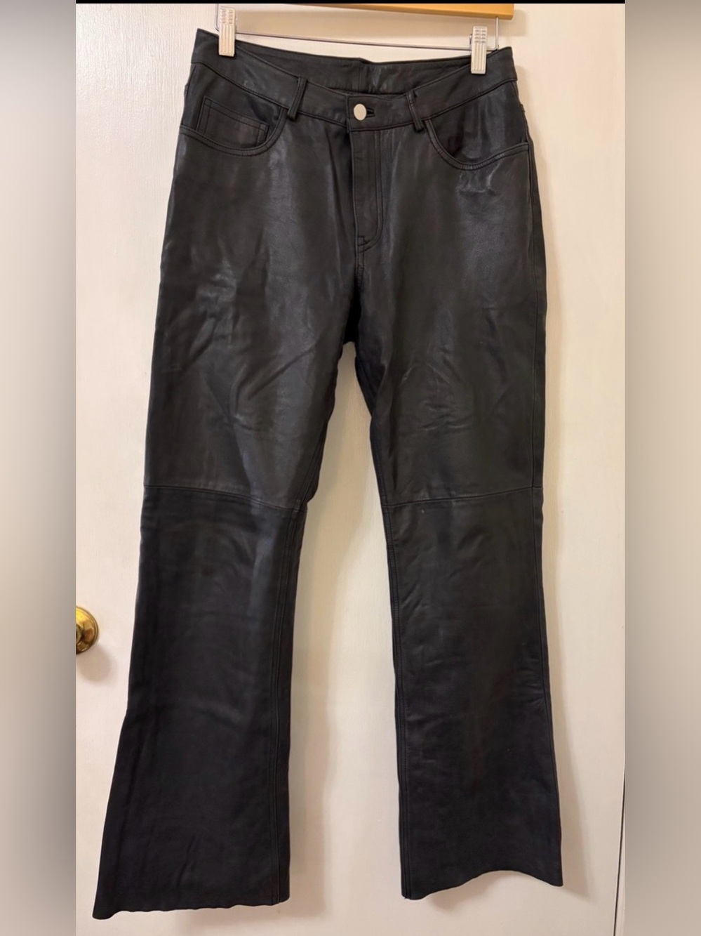 Express Black Leather Women’s Pants - Classic flair